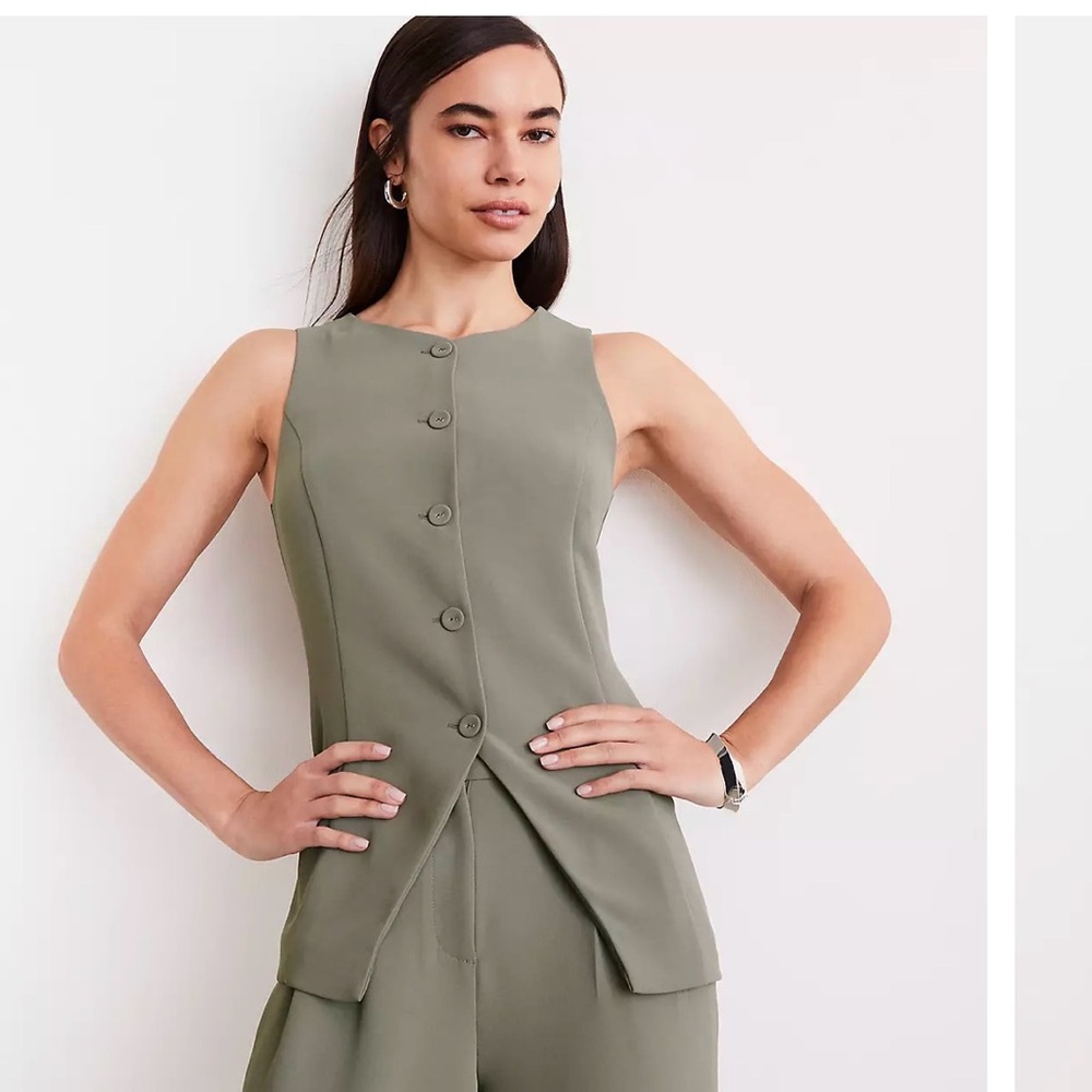LOFT Sleeveless Vest